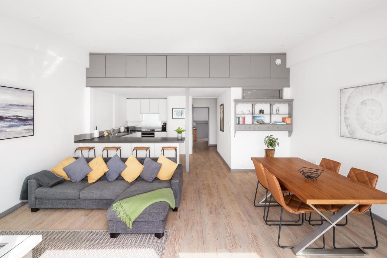 Lancing Beach Apartment. Buitenkant foto