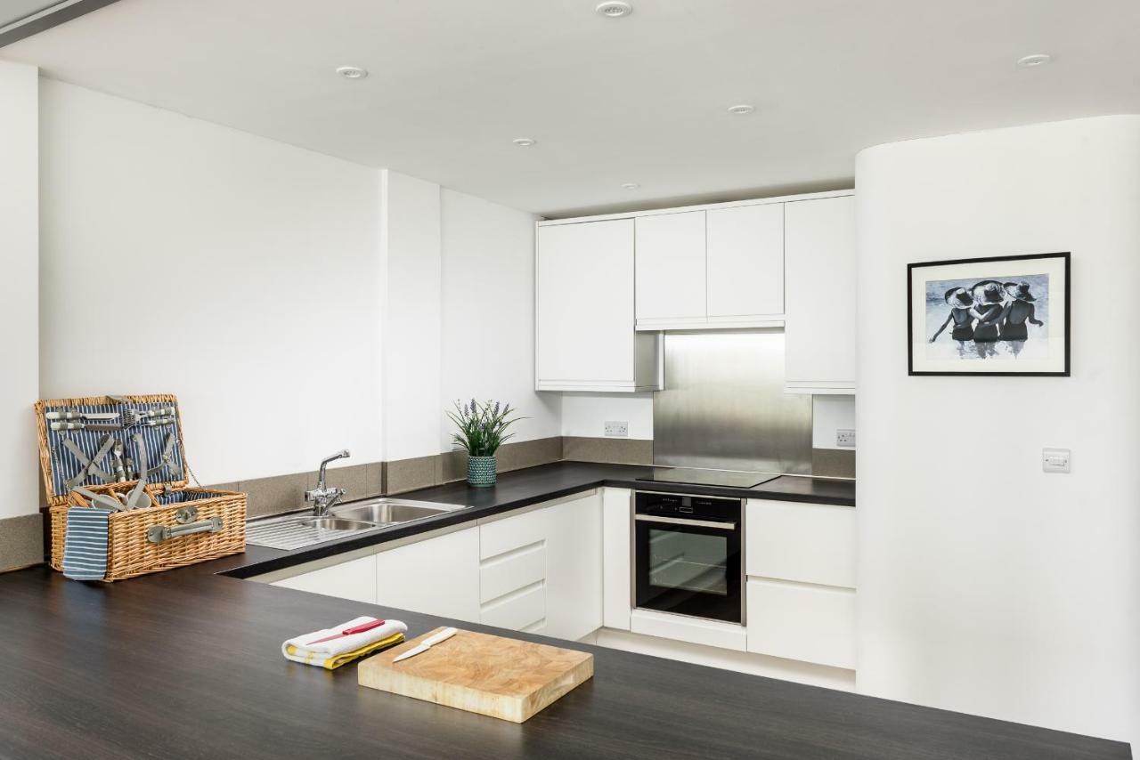 Lancing Beach Apartment. Buitenkant foto